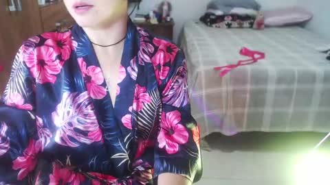 Snapshot of sexwwoman chatting on April 30, 8:15 pm CHIARA online show from April 30, 8:15 pm