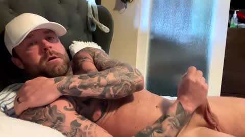 Snapshot of sexxxxycouple604 chatting on March 15, 6:14 pm Big uncut hunk online show from March 15, 6:14 pm