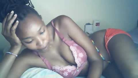 sexxy_curvy23 online show from April 16, 4:02 am