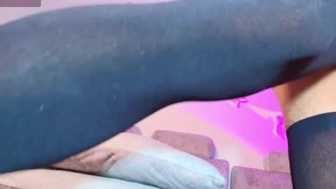 Snapshot of sexy_bellaa chatting on April 8, 9:04 pm sexy_bellaa online show from April 8, 9:04 pm