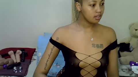 sexy_bubbie01 online show from May 2, 7:35 am