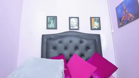 sexy_candy18x online show from May 16, 12:40 am