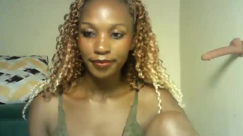 Snapshot of sexy_chocoy05 chatting on February 13, 9:33 pm sexy_chocoy05 online show from February 13, 9:33 pm