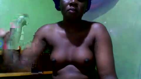 Snapshot of sexy_divah23 chatting on February 12, 7:14 am sexy_divah23 online show from February 12, 7:14 am