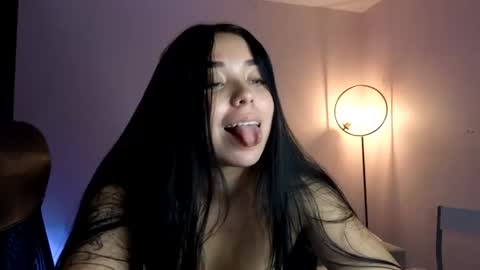 sexy_iriss online show from June 12, 1:26 am