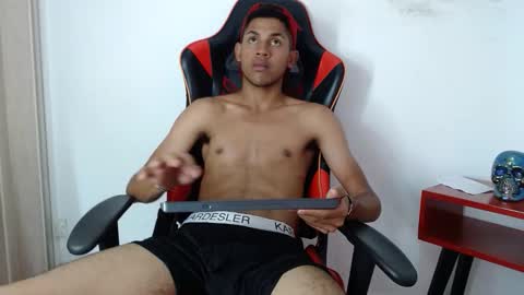 sexy_latin_cum online show from October 15, 2:06 pm