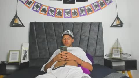 sexy_latin_cum online show from October 24, 1:03 am