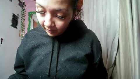 sexy lolas online show from June 1, 5:09 am