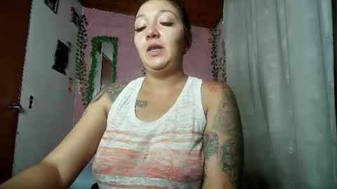 Snapshot of sexy_lolas chatting on July 9, 3:10 am sexy lolas online show from July 9, 3:10 am