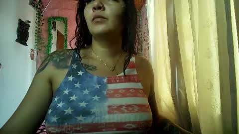 Snapshot of sexy_lolas chatting on July 18, 6:45 pm sexy lolas online show from July 18, 6:45 pm