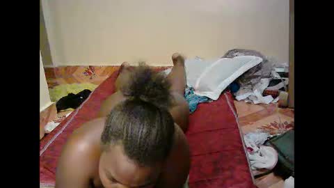 sexy_lunah online show from April 14, 9:10 pm