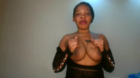 Snapshot of sexy_lyna chatting on July 7, 7:34 am sexy_lyna online show from July 7, 7:34 am