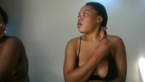 Snapshot of sexy_lyna chatting on July 12, 4:36 am sexy_lyna online show from July 12, 4:36 am