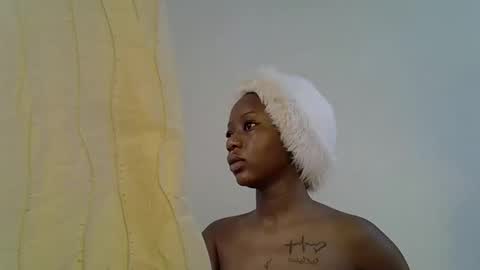 Snapshot of sexy_sasy chatting on March 24, 3:44 am sexy_sasy online show from March 24, 3:44 am