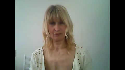 sexybabyforyou online show from April 18, 9:46 am