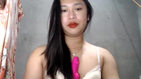 Snapshot of sexycale23 chatting on February 6, 6:11 pm hunting CALEfornian online show from February 6, 6:11 pm