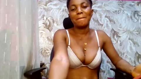 sexydoll32 online show from May 30, 10:18 pm