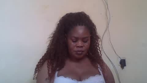 Snapshot of sexydove2 chatting on June 18, 12:42 pm EMILY online show from June 18, 12:42 pm