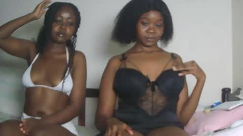 sexyebony283378 online show from June 1, 7:37 pm