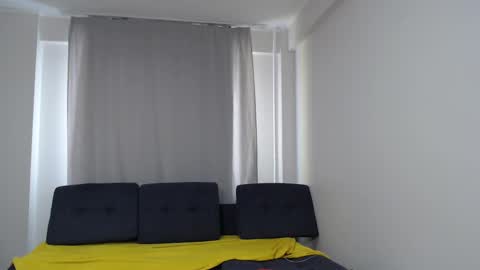 Snapshot of sexyelsexy1 chatting on February 24, 6:16 am Emma online show from February 24, 6:16 am