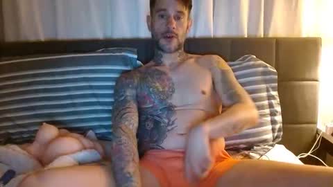 Snapshot of sexyfitdaddy chatting on April 7, 5:19 am Sexy Fit Daddy online show from April 7, 5:19 am