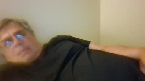 chris online show from June 4, 1:22 am