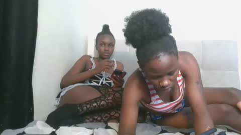 sexykiki18 online show from February 2, 4:44 am