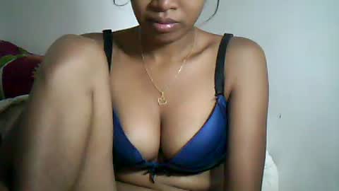 sexylarra12 online show from December 15, 7:10 pm