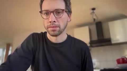 Snapshot of sexyleo8282 chatting on November 19, 9:31 am sexyleo8282 online show from November 19, 9:31 am