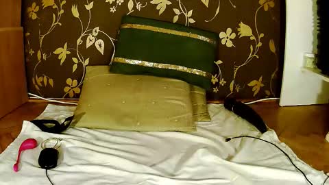 Squirty Maya Gold online show from March 23, 4:11 pm