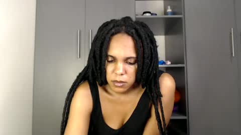 Snapshot of sexymia06 chatting on June 26, 9:19 pm Melina online show from June 26, 9:19 pm