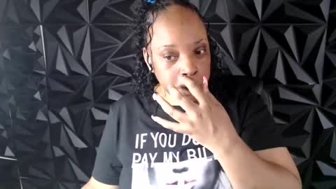 Snapshot of sexymona1218 chatting on June 21, 7:49 pm SexyMona online show from June 21, 7:49 pm