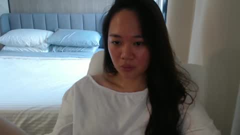 sexypenguin13 online show from December 4, 9:40 am