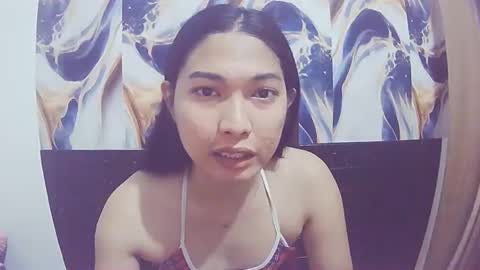 sexypetiteraine online show from April 27, 6:00 am