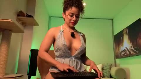 Ivanna and Esteban online show from April 25, 9:45 am