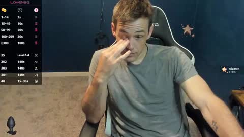 Snapshot of sexyscott26 chatting on July 15, 3:23 am Scott online show from July 15, 3:23 am