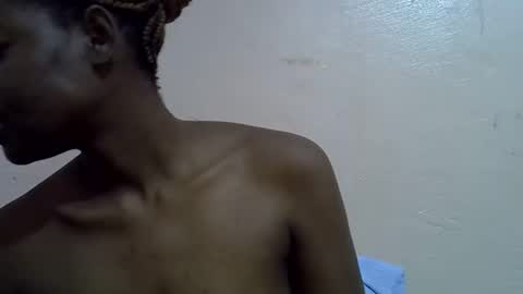 Snapshot of sexyshaz22 chatting on April 19, 9:17 pm sexyshaz22 online show from April 19, 9:17 pm