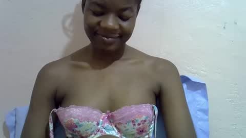Snapshot of sexyshaz22 chatting on April 23, 12:01 am sexyshaz22 online show from April 23, 12:01 am