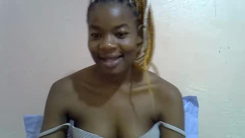 Snapshot of sexyshaz22 chatting on April 30, 9:41 pm sexyshaz22 online show from April 30, 9:41 pm