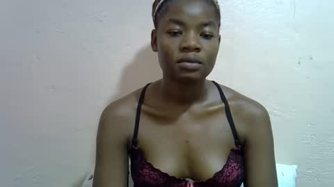 Snapshot of sexyshaz22 chatting on May 12, 9:01 pm sexyshaz22 online show from May 12, 9:01 pm