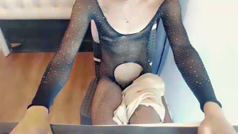 sexyshinixx online show from September 27, 5:12 am