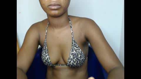 sexyxpeach online show from June 18, 4:22 pm
