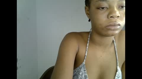 sexyxpeach online show from July 8, 9:30 pm