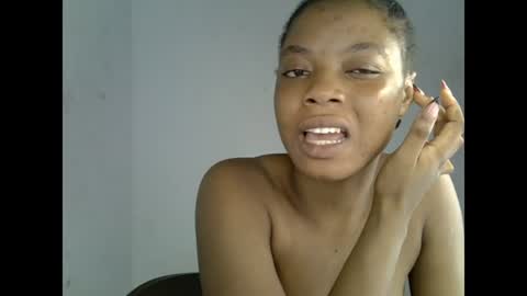 sexyxpeach online show from July 13, 9:39 pm