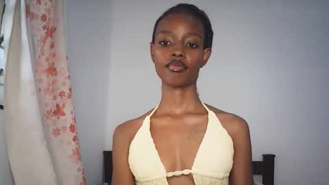 Snapshot of sexyzuriel chatting on February 16, 4:41 am sexyzuriel online show from February 16, 4:41 am