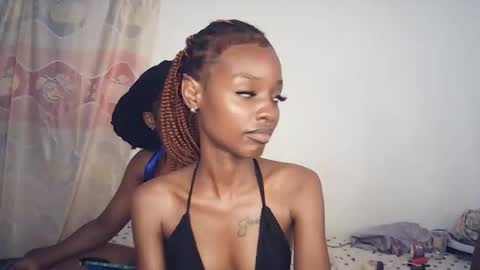 Snapshot of sexyzuriel chatting on February 26, 10:53 pm sexyzuriel online show from February 26, 10:53 pm