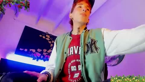 shadow claw online show from November 24, 7:02 pm