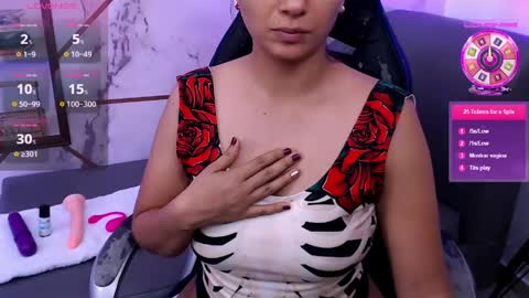 Snapshot of shairajaramillo chatting on May 2, 7:52 pm Shaira online show from May 2, 7:52 pm
