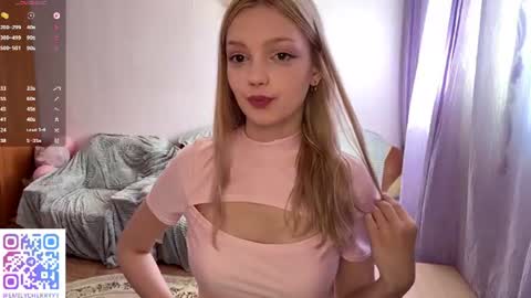 Emily online show from July 3, 11:16 am