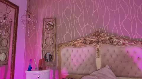 Snapshot of shanelle__ chatting on June 27, 4:50 am S H A N E L L E online show from June 27, 4:50 am